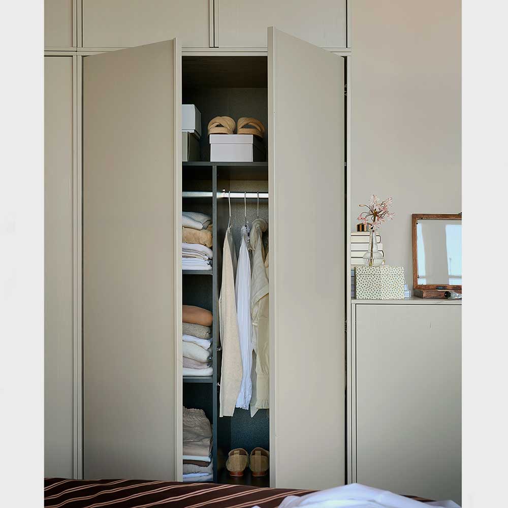 100x200x58 Kleiderschrank aus Kiefer in Grau - Career