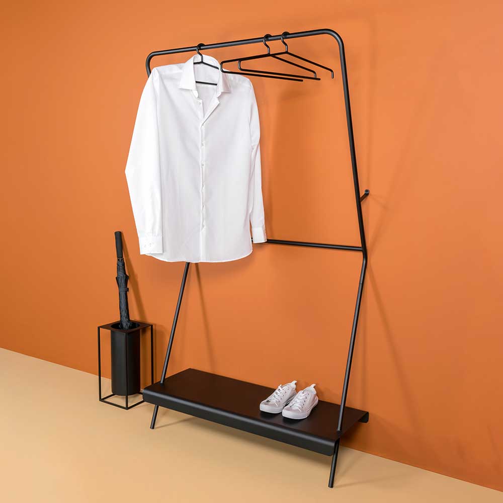 Minimalistische Garderobe in Schwarz - Hawaian